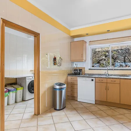 Apartment Ferienwohnung Fuer 4 Personen Ca 90 Qm In Canico, Madeira Ostkueste Von Madeira Canico (Madeira)