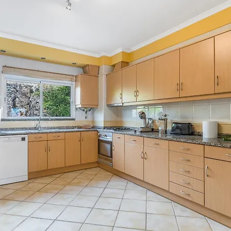 Ferienwohnung Fuer 4 Personen Ca 90 Qm In Canico, Madeira Ostkueste Von Madeira Apartment
