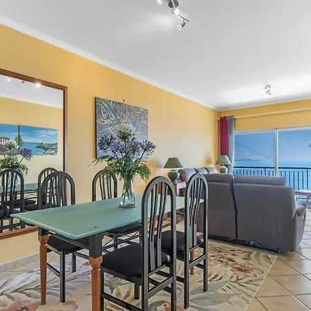 Ferienwohnung Fuer 4 Personen Ca 90 Qm In Canico, Madeira Ostkueste Von Madeira * Canico (Madeira)
