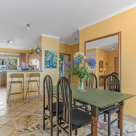Ferienwohnung Fuer 4 Personen Ca 90 Qm In Canico, Madeira Ostkueste Von Madeira